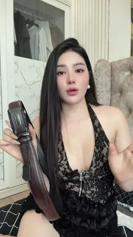 Thắt lưng các anh hỏng chưa ?  😅