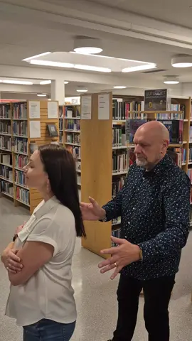 Kaikkeen ei voi luottaa, mutta Ylivieskan kaupunginkirjaston kirjastokorttiin voi!  You can't trust everyone, but you can trust the Ylivieska City library card! Welcome to borrow! #ylivieskankaupunginkirjasto #ylivieska #library #librarytok #kirjasto 