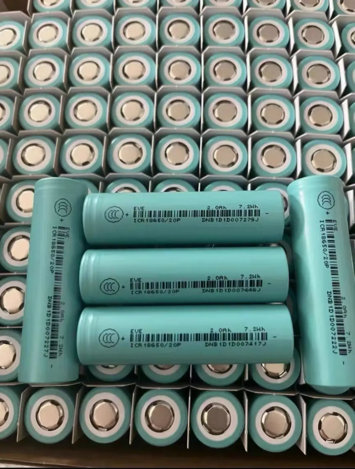 EVE亿纬20p 18650-2000 10c动力电池，优惠，内阻一致12-14 日期只更新 2025年 带码 带码eve 适用于:电动工具，电钻，手电筒，航膜电池，蓝牙音箱，吸尘器，扫地机，机器人，小风扇，摇控飞机，电动锯，磨角器，电子烟，电动工具，电动航模，独轮车，电动自行车，通信设备，医疗器械，军工电池组等。