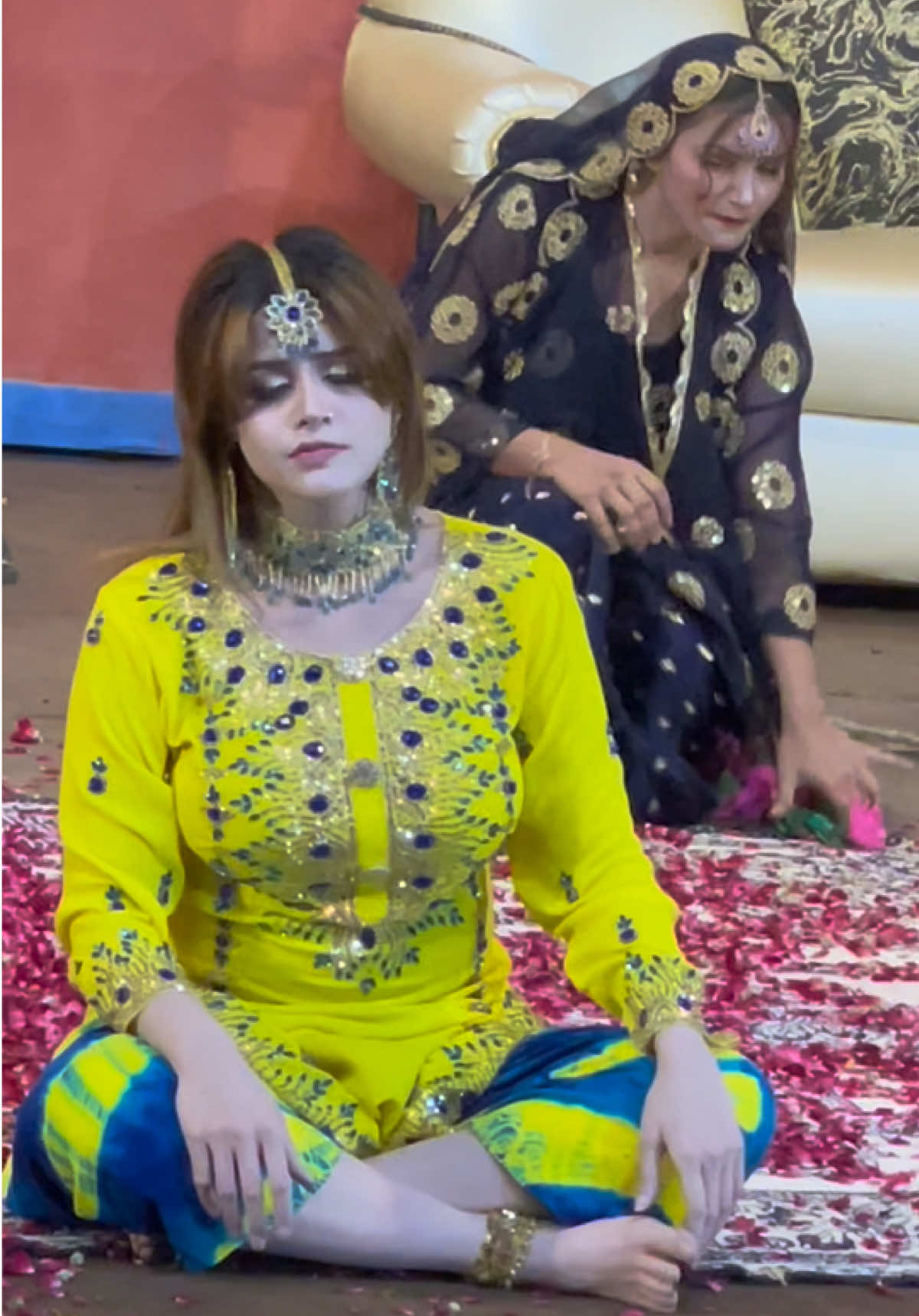 #SuperStar✨ @😇مناہل ُ خان😇 #Mehfil_Theater_Lahore☘️ #fyp💜 #unfrezzmyaccount🩷 