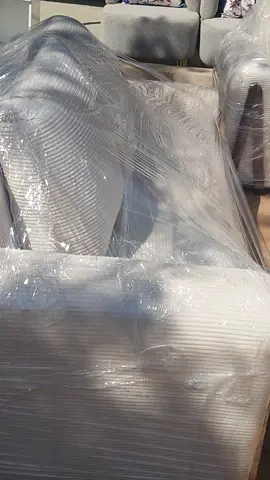 mteja wetu wa mkoani..... karibuni sana wateja wetu mjipatie furniture kwa bei poa kabisa tupo dodoma makulu majumba sita 0769789585