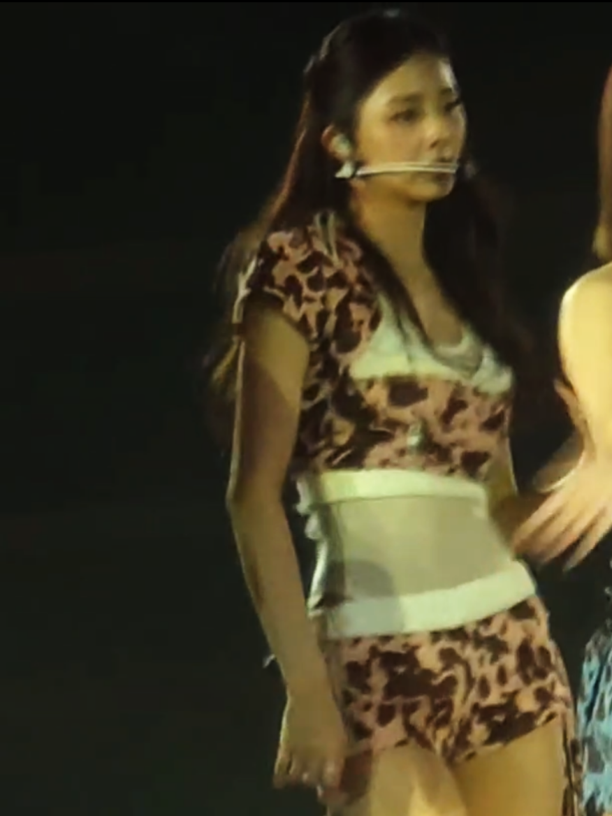 #TZUYU #ツウィ #쯔위 #twice #twice_thisisfor_world_tour #singapore #onespark 