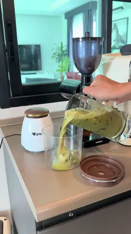 เครื่องปั่นเอนกประสงค์ ที่สามารถปั่นได้ทุกอย่าง ไม่ว่าจะเป็นเครื่องแกง เนื้อสัตว์ พริก กระเทียม รวมถึงสามารถปั่นสมูทตี้ได้ละเอียดมาก #เครื่องปั่น #เครื่องปั่นบดละเอียด #เครื่องปั่นเอนกประสงค์ #เมนูคลายร้อน #เครื่องปั่นสมูทตี้ 