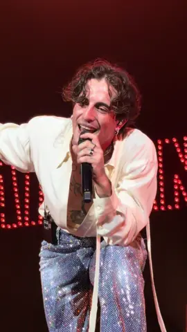 The way @Damiano David lives Tango on stage… unmatched energy 🔥 #DamianoDavid #Tango #Måneskin #Rome #LiveShow 