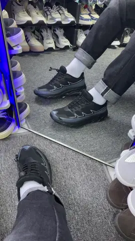 Rekomendasi sepatu cowok keren dari brand ORDR Footwear  #ordrfootwear #sepatu #sepatucowok #sneakerscowok #sepatusneakers 