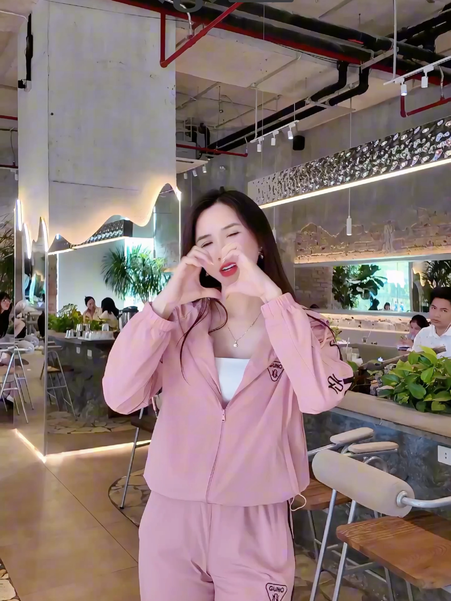 Set gió hồng nhẹ nhàng gu của chị nào đây ạ #phuongnguyenguno #guno