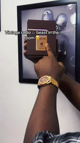 Vintage radio will announce your arrival you don’t be seen first people will smell you from far 🥹 #perfume #vintageradio #lattafa 