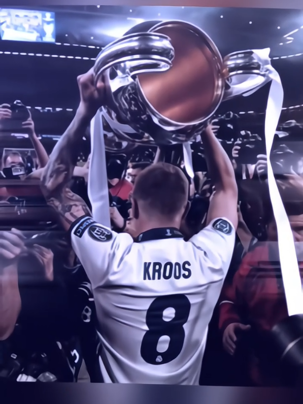 king of passing 🔥 #tonikroos #Realmadrid #football #fypシ #creatorsearchinsight 