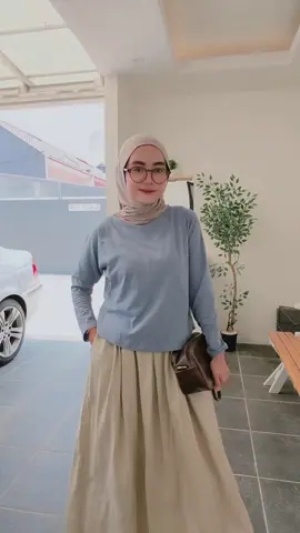 Kaos basic under 50k yang dipake nya enakeeenn..bahan 100% nyaman di pake sehari2.. gas Langsung co di keranjang kuning aku yah 😚👆✨ #kaosbasic #kaoswanita #bajukaos #kaoszalmore #outfit 