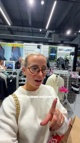 Had to come back for these trainers 🤎🤌🏼 #shopping #jd #trainers #nike #studentdiscount @JD Sports @JD Women @Nike 