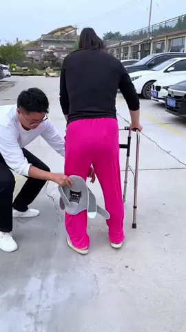 Magic knee pads#fyp #rehabilitation #relatable #braces #kneepain 