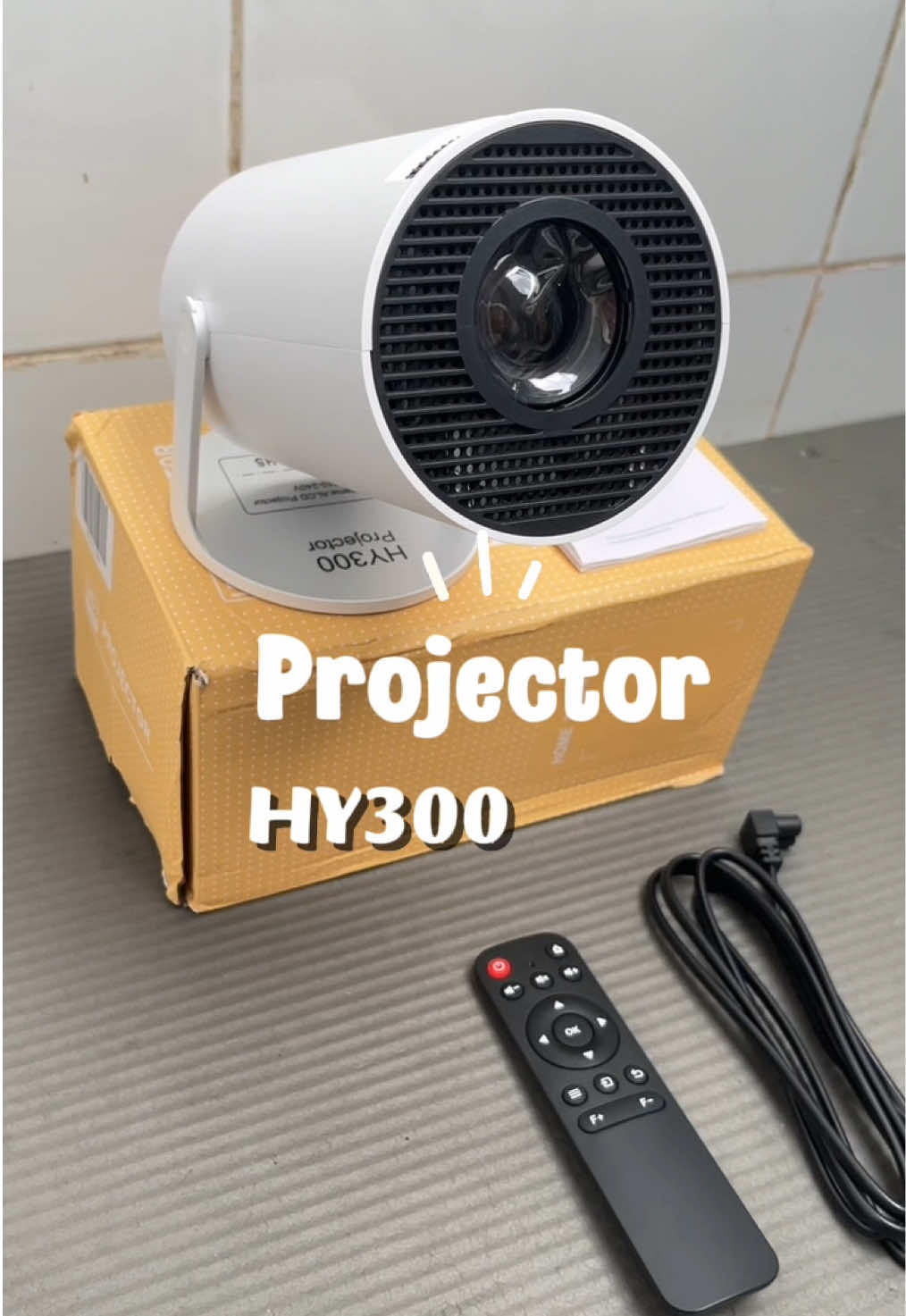 Proyektor HY300 emang pilihan paling tepat ada HY300 dan HY300pro jangan sampai salah pilih #fyp #projector #proyektor #hy300 #miniprojector 