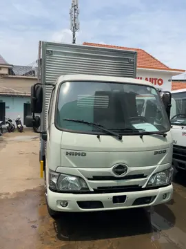 Siểu Phẩm HINO XZU650 Thùng Kín #xetai #hino 