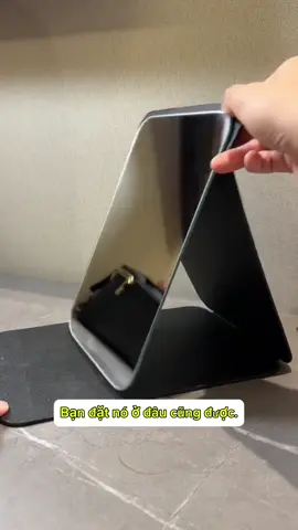 Chiếc gương trang điểm lơn có thể mang đi du lịch hay đi ra ngoài, tiện lợi dễ dàng mang đi, không bị méo mó biến dạng khi soi gương #gương #gương_cầm_tay #gươngtrangđiểm #gương_gấp_gọn #gương_trang_điểm 