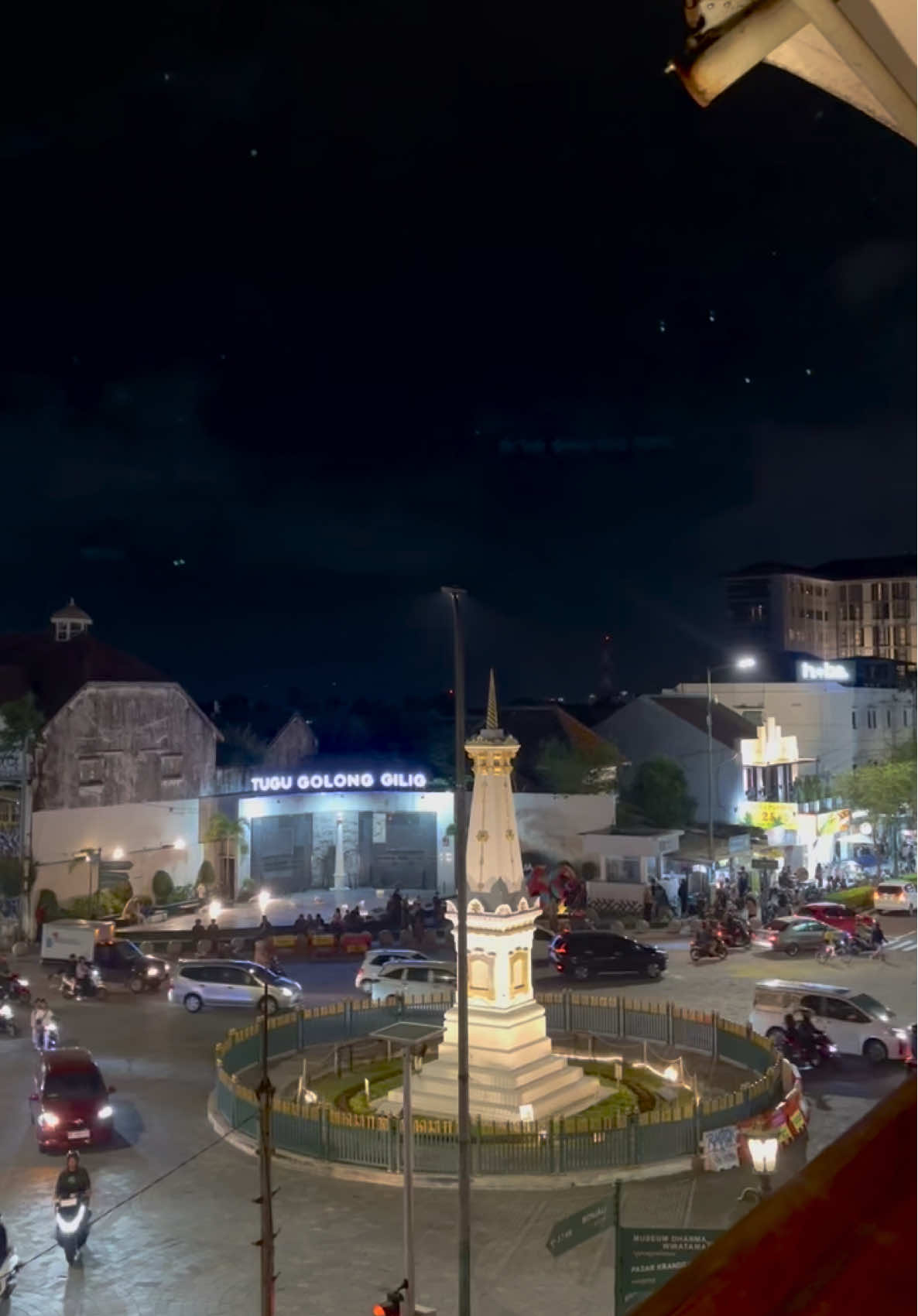 Salah satu best spot buat nikmatin suasana kota jogja di malam hari✨ #jogjaistimewa #tugujogja #jogja @sakti_pmngks15 
