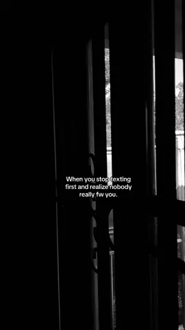 Stop texting and you will see 