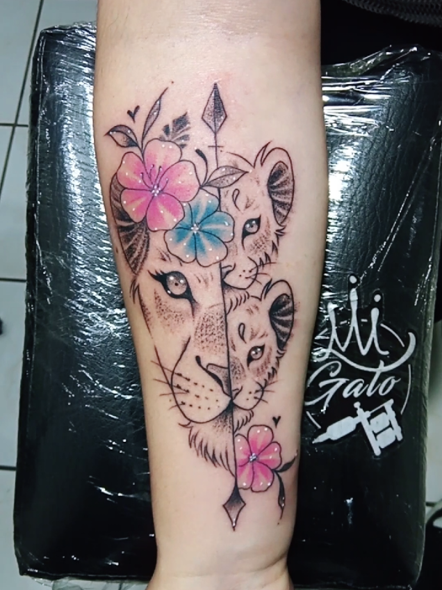 Vives en Bogotá ✨ y tienes ganas de tatuarte? 🤭 Me encuentro en Usme✨👌🏻 ven y encuentra este y más tatuajes perfectos para ti ❤️🤭😍