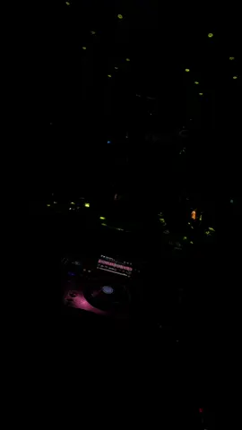 Anh nghèo gì mà nghèo bền vững vậy #EMPIRECLUB #nhachaymoingay #fyp #nhactamtrang #giaitri 