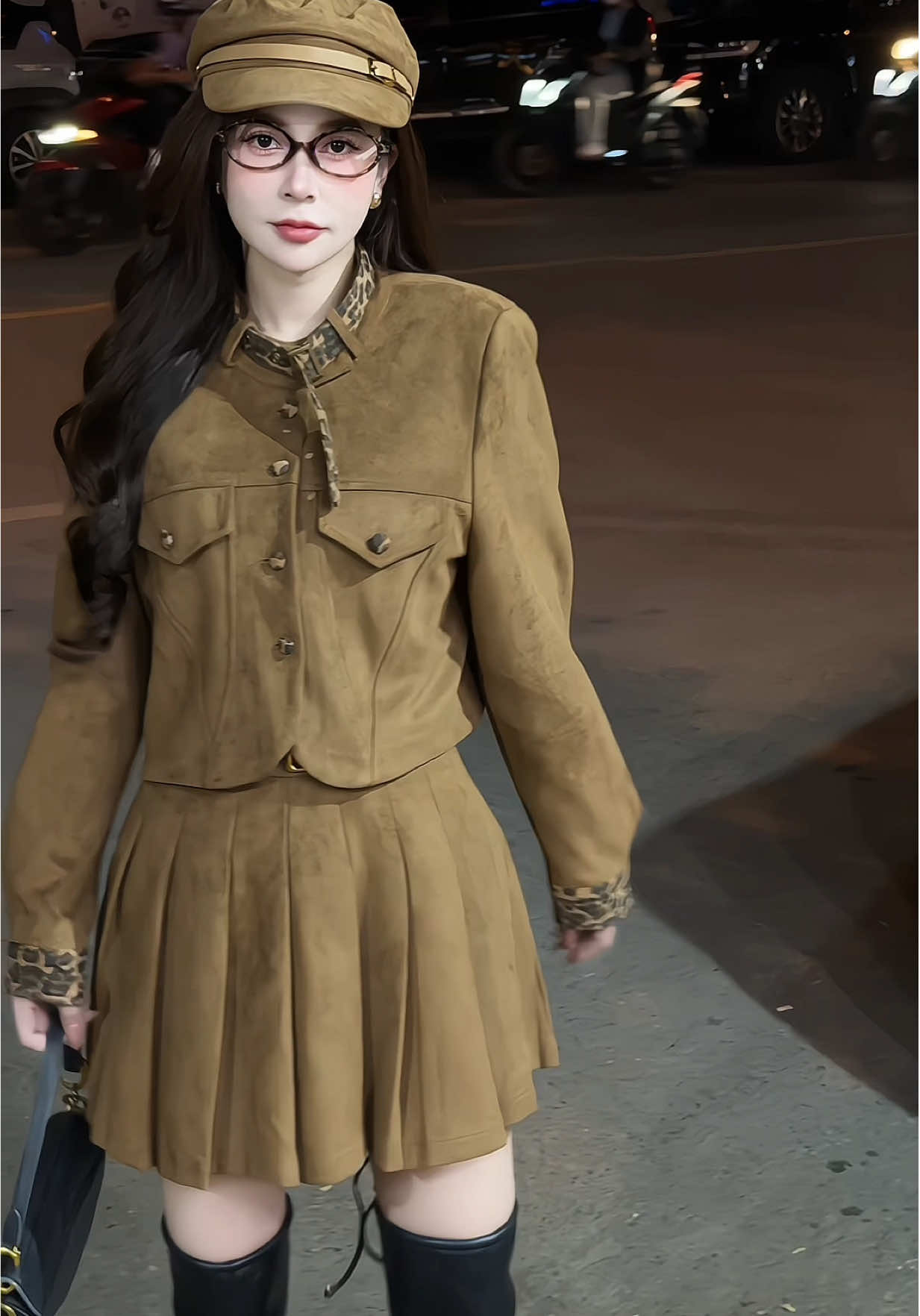 Thức giấc đâu còn e bên a nữa 🥰 #xuhuong #lyna_vaythietke #setdep 