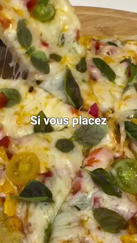 👉 Faites notre quiz de 5 min pour savoir quand vous atteindrez votre poids idéal (lien sur notre profil) Pizza express 🍕 🌟 Ingrédients : - 35g de flocons d'avoine - 2 œufs Garniture au choix : sauce tomate, poivrons, tomates, fromage râpé... 👉 Faites notre quiz de 5 min pour savoir quand vous atteindrez votre poids idéal (lien sur notre profil) 🌟 Instructions : 1. Mixez les flocons d’avoine et les œufs. Faites chauffer le mélange dans la poêle. 2. Quand la pâte est dorée, retournez-la. Ajoutez la garniture de votre choix, couvrez et faites cuire jusqu'à ce que le fromage fonde. Bon appétit 💚 👉 Faites notre quiz de 5 min pour savoir quand vous atteindrez votre poids idéal (lien sur notre profil) by @tatjana_sasica #pizza #rapide #recettefacile #recette #miam #perdredupoids #alimentation #maigrirensemble #instaregimeuse #mangerbien #dietetique #alimentationsaine #minciravecplaisir #regimeuse #mangerbouger #viesaine #mincir #repriseenmain #produitsfrais #maigrir #teamgallice #recetteshealthy #miammiam #sain #equilibre #equilibrealimentaire #mieuxmanger