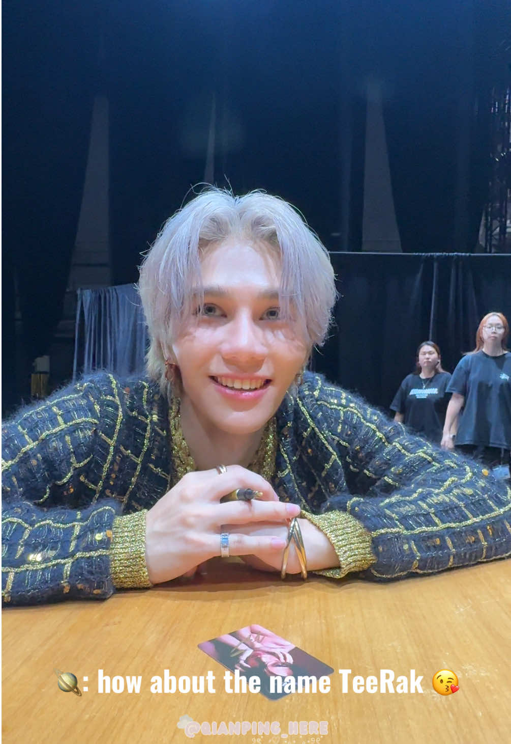 I’ll be known as @jeffsatur ‘s TeeRak from now on, thank you very much🫨🤭🥹💖 He even said that my Thai is good after the photo op 🥹🥹🥹 How to ever recover from this?  #jeffsatur #jeffsaturredgiantconcert #jeffsaturredgianttour #jeffsaturredgiantsingapore 