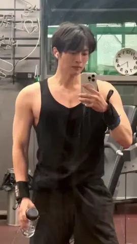 쥐어 짜는 운동 #오운완#afterworkout#fyp#soohang#koreaactor