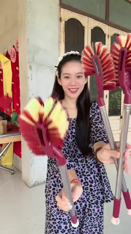 🧼 Mỗi lần cọ nhà vệ sinh là mệt? Dùng thử bộ chổi 2 đầu cán dài này đi, chà 1 phát là sạch trơn luôn nha! #caychatoilet #choicovesinh #chanhavesinh #giadung 