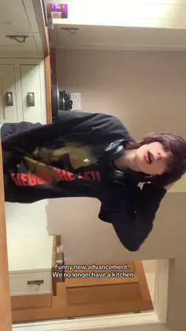 Where’s the cooker gone.. WHERES THE FRIDGE GONE.