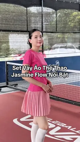 Thu hút mọi ánh nhìn trên sân với set váy áo thể thao cao cấp Jasmine Flow #aothethaonu #jasmineflow #dothethaonu #thoitrangthethao #quanaothethao 