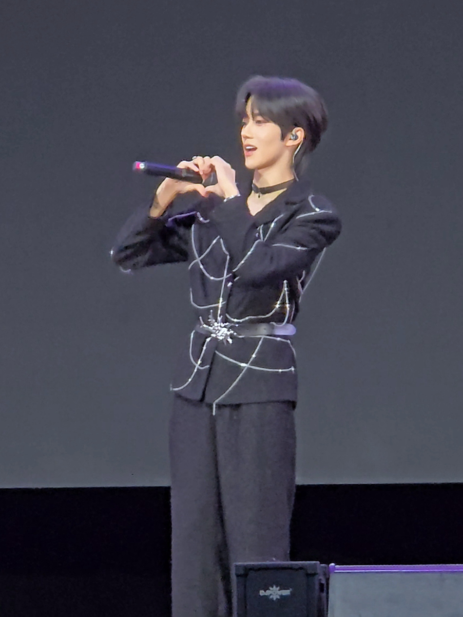 If you love me if you want me 더 세게 날 안아 줘요 #Desire4 #d4ferventbkk #desiretheseries #desire4inbangkok #HuangXing 