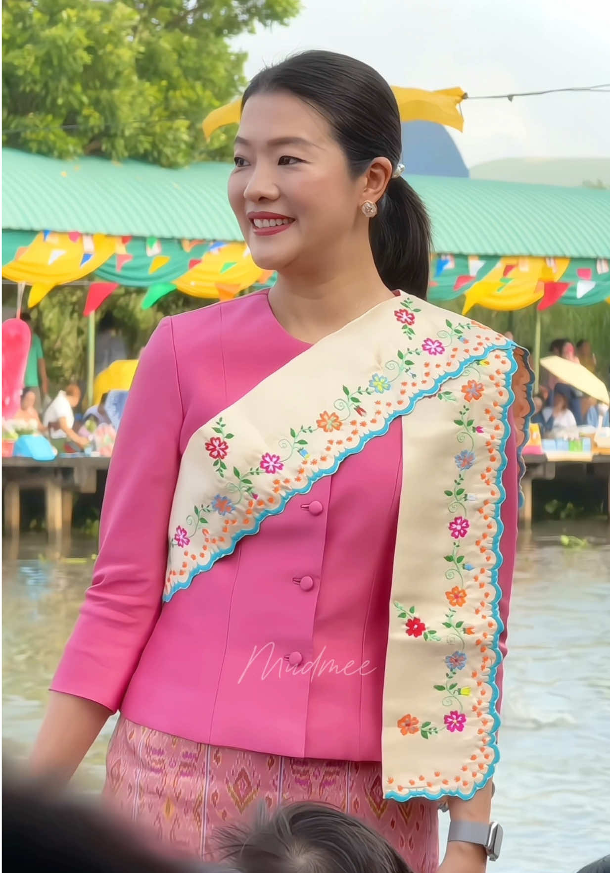 ประเพณีตักบาตรพระร้อยทางเรือ ณ วัดสุทธาโภชน์✨ @ดร. อิ่ม ธีรรัตน์ #ธีรรัตน์สําเร็จวาณิชย์  