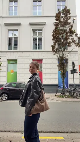 Kleine fit check want omw op een solo date 🤭 #outfit #autumn #fitcheck #solodate #fyp 