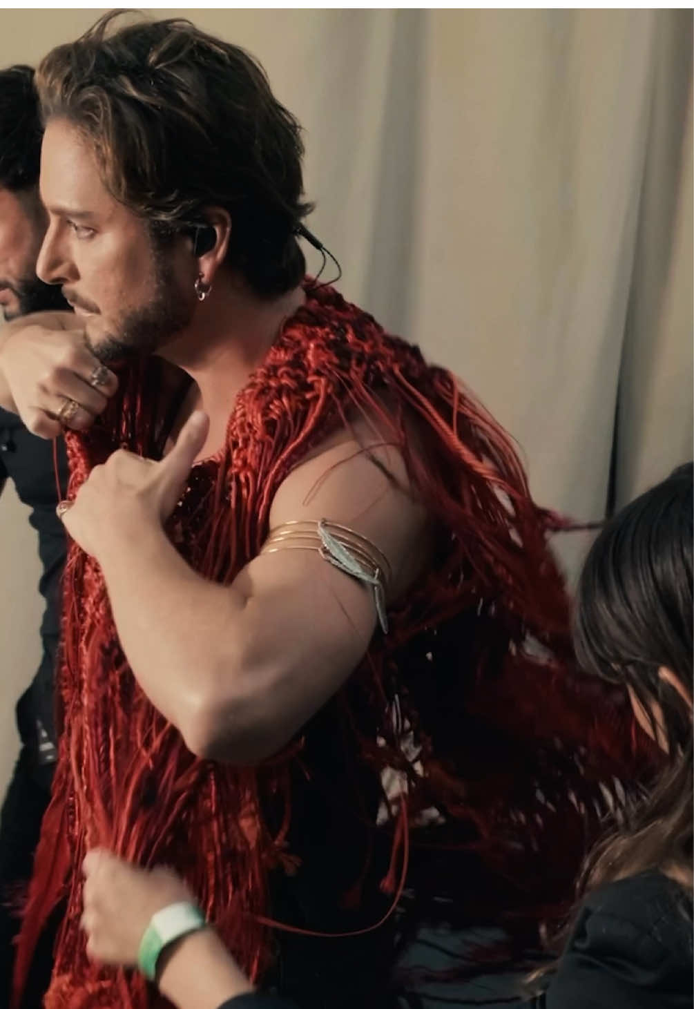 Pero, ¿qué os digo? Cierro los ojos —estando despierto— y ahí estáis, llevándome en volandas hacia lo más auténtico y SALVAJE de eso que se llama vida. Gracias.