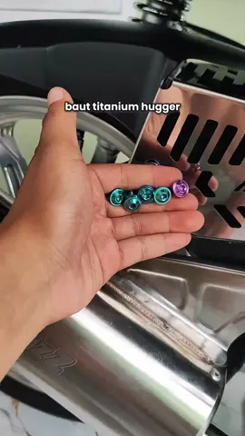 Bait Titanium Hugger#bauttitaniumhugger #sparepartmotor #bauttitanium #modifikasimotor #variasimotor 