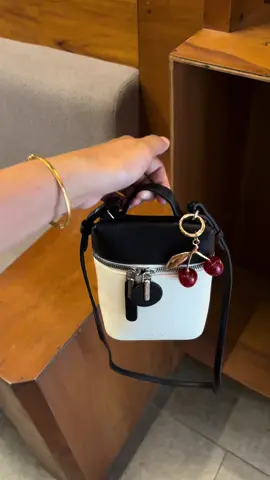 🐼 #taswanita #bostantenwomenbag #slingbag #fyppppppppppppppppppppppppp 