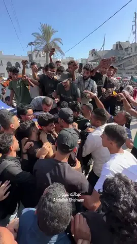 Funeral of martyred journalist Saleh Al-Jafrawi, who was shot dead by occupation agents while covering the extent of the destruction caused by the aggression in Gaza City #ALLEYESONGAZA🇵🇸 #ALLEYESONNORTGAZA #STOPGENOSIDE #FREEPALESTIN #SAVEGAZA 