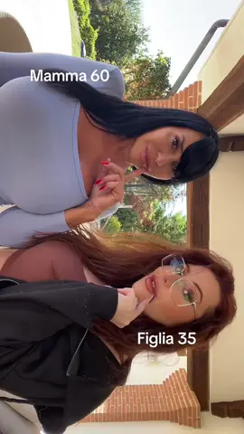 Mamma e figlia 😬age is a number @Lafigliadinaima💙🤍 