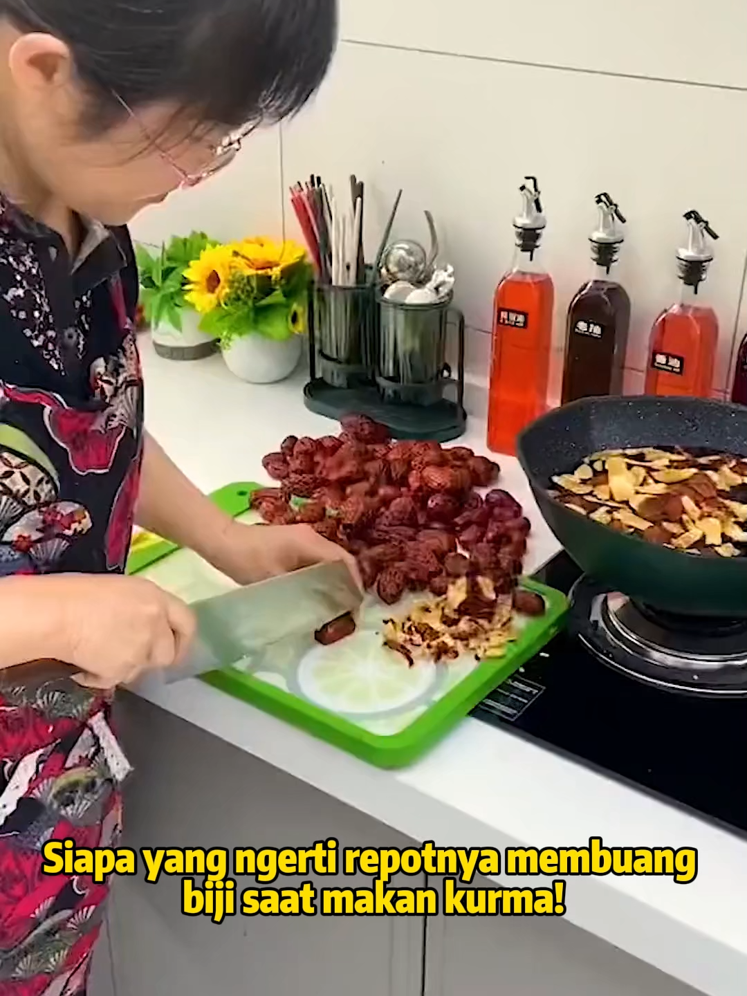 Kecil dan portabel! Nikmati kemudahan membuang biji di mana saja!