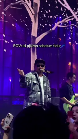 Kenapa pikiran kayak gini munculnya sebelum tidur terus💔 #unguband #sejauhmungkin #musikditiktok 