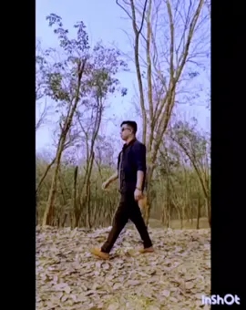 চেহারা দিয়ে মানুষ বিচার করা যায় না। সুদর্শন হয়েও যদি কেউ আপনাকে অবহেলা করে, আপনার ক্লান্তি বোঝে না, আপনার ভালোবাসাকে তুচ্ছ করে,তবে সে কখনোই ‘পারফেক্ট’ হতে পারে না। কারণ সম্পর্কের সৌন্দর্য চেহারায় নয়, আচরণে। একজন পারফেক্ট জীবনসঙ্গী হতে হলে সুদর্শন বা সুশ্রী হওয়া জরুরি নয়,বরং জরুরি — একটুখানি মমতা, সম্মান, আর বোঝাপড়ার শক্তি। যে সঙ্গী আপনার দুঃখে পাশে থাকে, আপনার ক্লান্ত কণ্ঠে নীরবে আশ্রয় দেয়,সে-ই প্রকৃত অর্থে ‘সুন্দর’। জীবনসঙ্গী খোঁজার যাত্রা মানে সুন্দর কাউকে পাওয়া নয়,বরং এমন কাউকে খোঁজা, যে পাশে থাকলে পৃথিবী সহজ লাগে, মন শান্ত হয়, আর জীবনটা একটু বেশি অর্থপূর্ণ মনে হয়।
