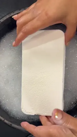 Satisfying Hydros #oddlysatisfying #cherrycrushesasmr #gymchalkasmr #hydro #monday 