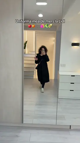 Ziua a 8a de outfituri reale, purtabile, lejere si super confortabile ❤️ Azi e zi de cumparaturi, mergem la @Lidl Romania sa facem piata. de obicei mergem in weekend, dar nu am avut timp asa ca recuperam.  #outfitoftheday #sportoutfit #newbalance9060  #petite #petiteoutfits 