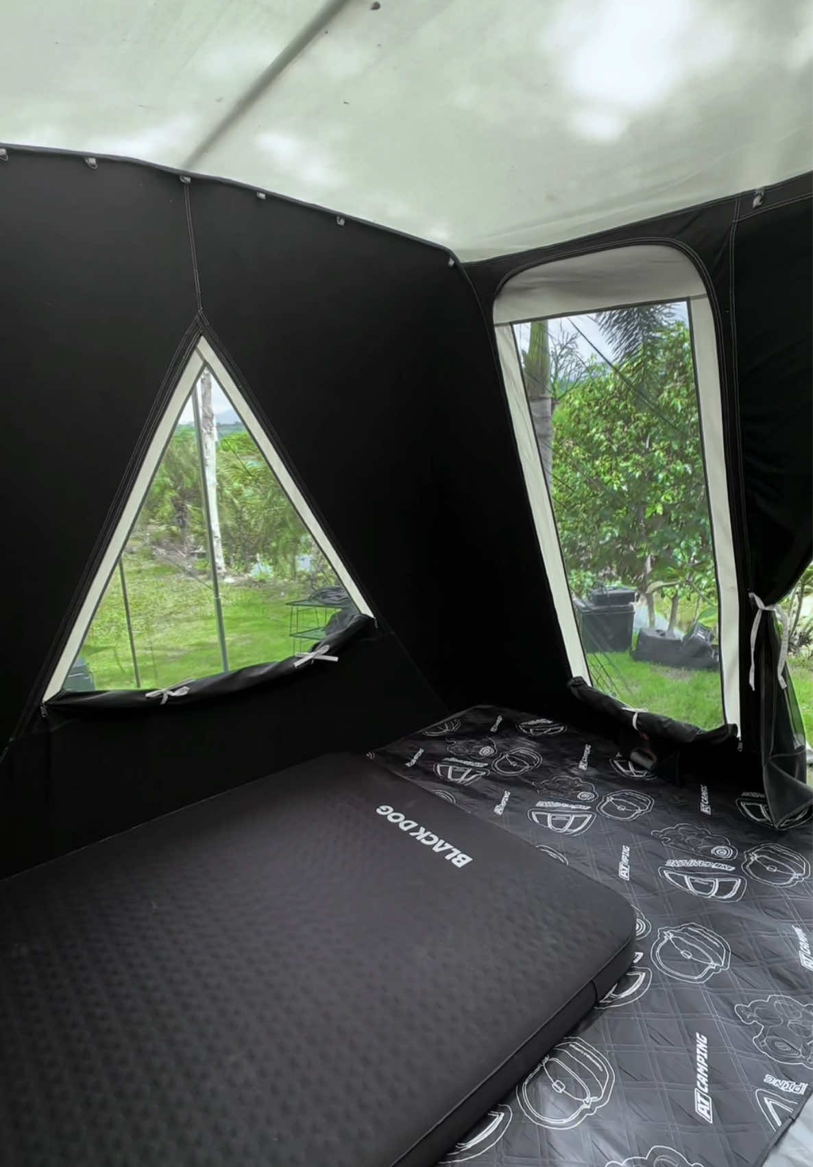 BLACKDOG ที่นอนเป่าลมอัตโนมัติสำหรับสายแคมป์ ขนาด 200x150x12cm. มีปั๊มลมในตัว สะดวก นอนสบาย จัดเก็บง่าย สีดำถูกใจสุดๆไปเลย 🖤 #blackdog #ที่นอนเป่าลมอัตโนมัต #แคมป์ปิ้ง #camping #สายแคมป์