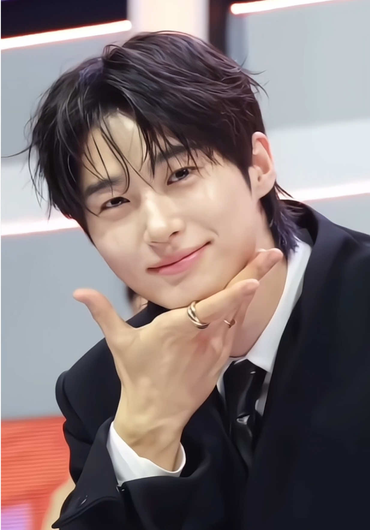 Attacked by the gaze of a 190 cm tall man and my heart didn’t stand a chance. 🥺❤️ #byeonwooseok #kdrama #ostdrama 