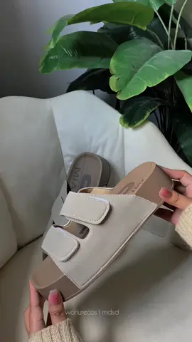 Replying to @Kurstine | Mom life ᥫ᭡. two strap velcro sandals ✨ #sandals #sandalsforwomen #twostrapsandals #footwear #fy 