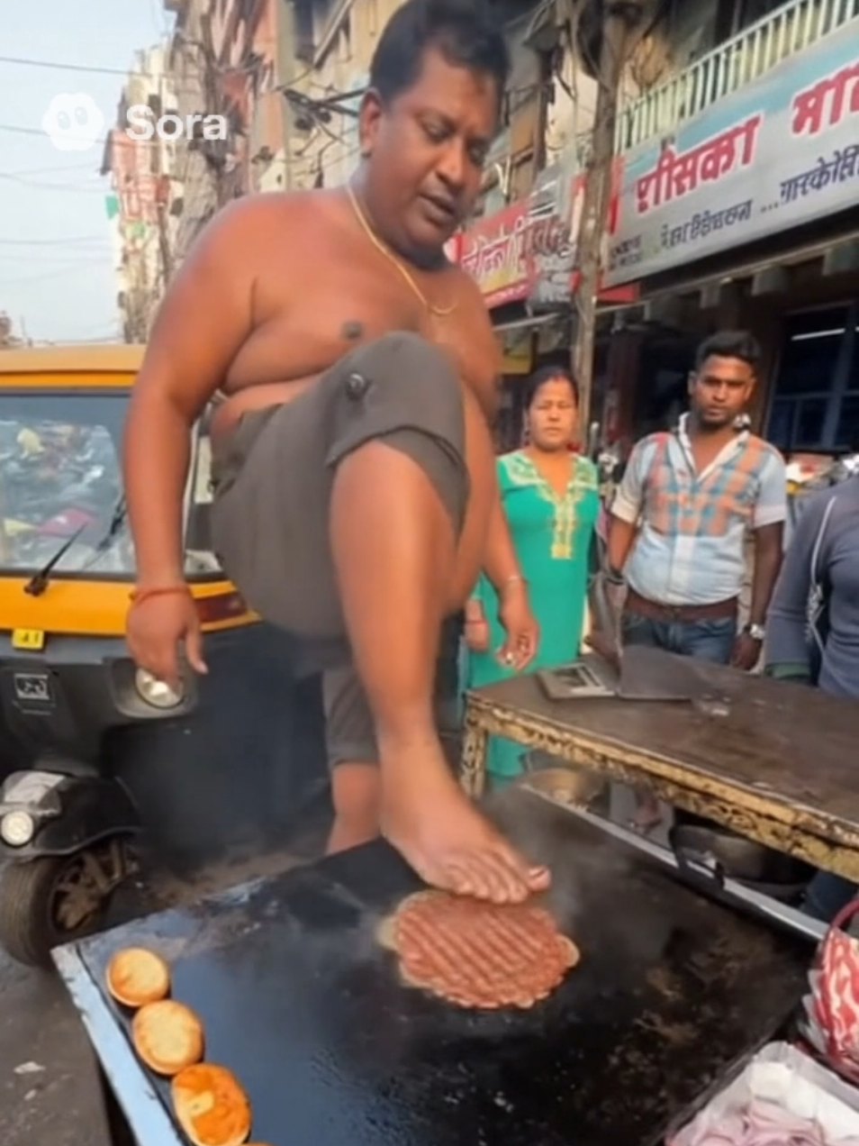 Indian beef burger street food #streetfood #indianstreetfood #beef #streetfoodindia #fyp 