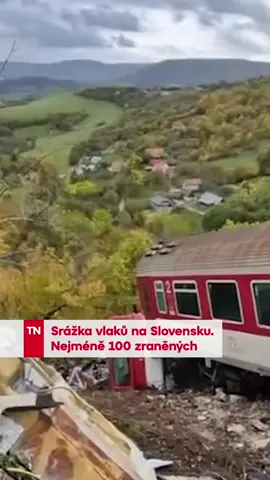 K nehodě vlaků došlo u obce Jabloňov nad Turňou. Podle slovenského ministra vnitra Matúše Šutaje Eštoka je zraněných okolo stovky. Video: Polícia SR