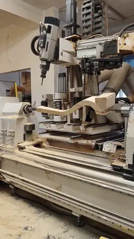 frezowanie pod kątem na różnej wysokości 💪 lecimy  tematem 🙆 # #stolarnia #drewno #woodlovers #Stolarstwo #drewnianeakcje 