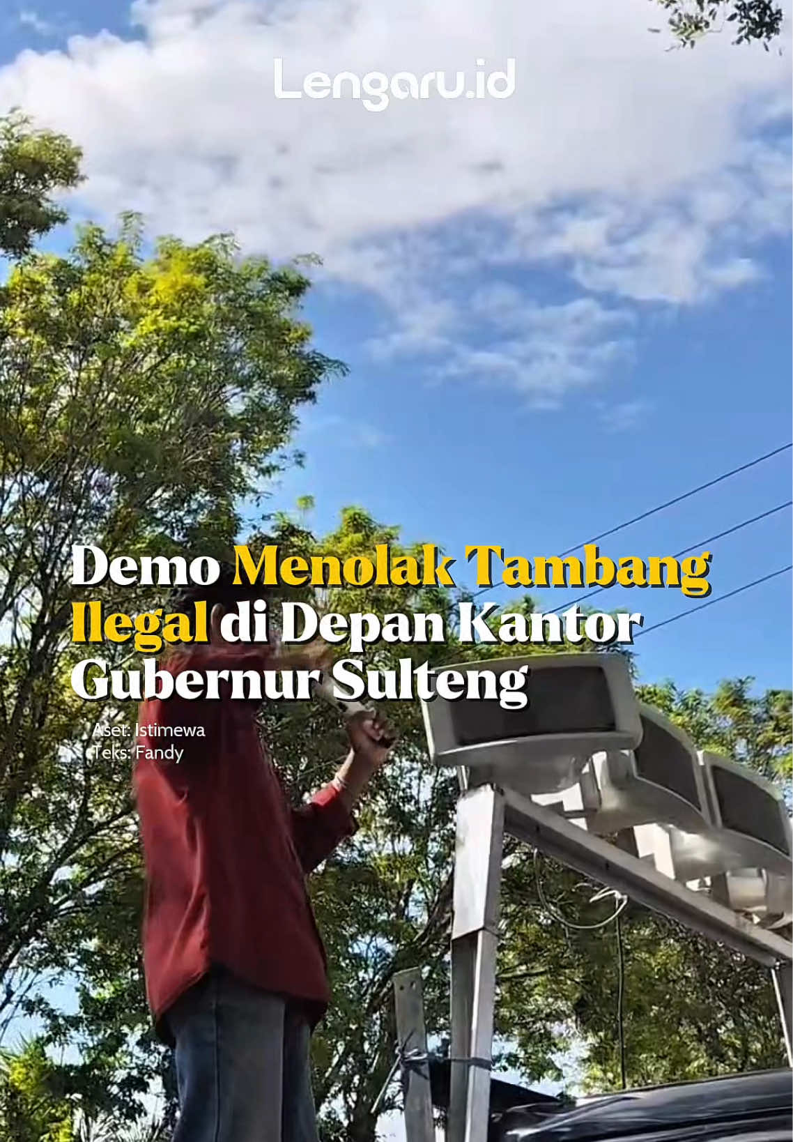 Kantor Gubernur Sulteng didemo puluhan massa dari Yayasan Masyarakat Madani Indonesia Sulawesi Tengah (YAMMI Sulteng), Senin (13/10/2025). Mereka meminta pemerintah daerah serius menangani persoalan Pertambangan Tanpa Izin (PETI), khususnya di Kelurahan Poboya yang berulang kali menelan korban jiwa. 5 poin tuntutan YAMMI Sulteng: 1.⁠ ⁠Mendesak Gubernur Sulawesi Tengah untuk serius memberantas PETI yang ada di Sulawesi Tengah. 2.⁠ ⁠Mengusut tuntas jaringan dan aktor intelektual di balik operasional PETI Poboya yang telah beroperasi bertahun-tahun tanpa izin. 3.⁠ ⁠Menindak tegas para pemilik dan pengelola tambang ilegal sesuai dengan ketentuan yang berlaku. 4.⁠ ⁠Meghentikan seluruh Aktivitas PETI yang ada di Poboya. 5.⁠ ⁠Mengungkap kemungkinan adanya pembiaran atau bahkan keterlibatan oknum aparat yang memungkinkan aktivitas ilegal ini terus berlangsung.