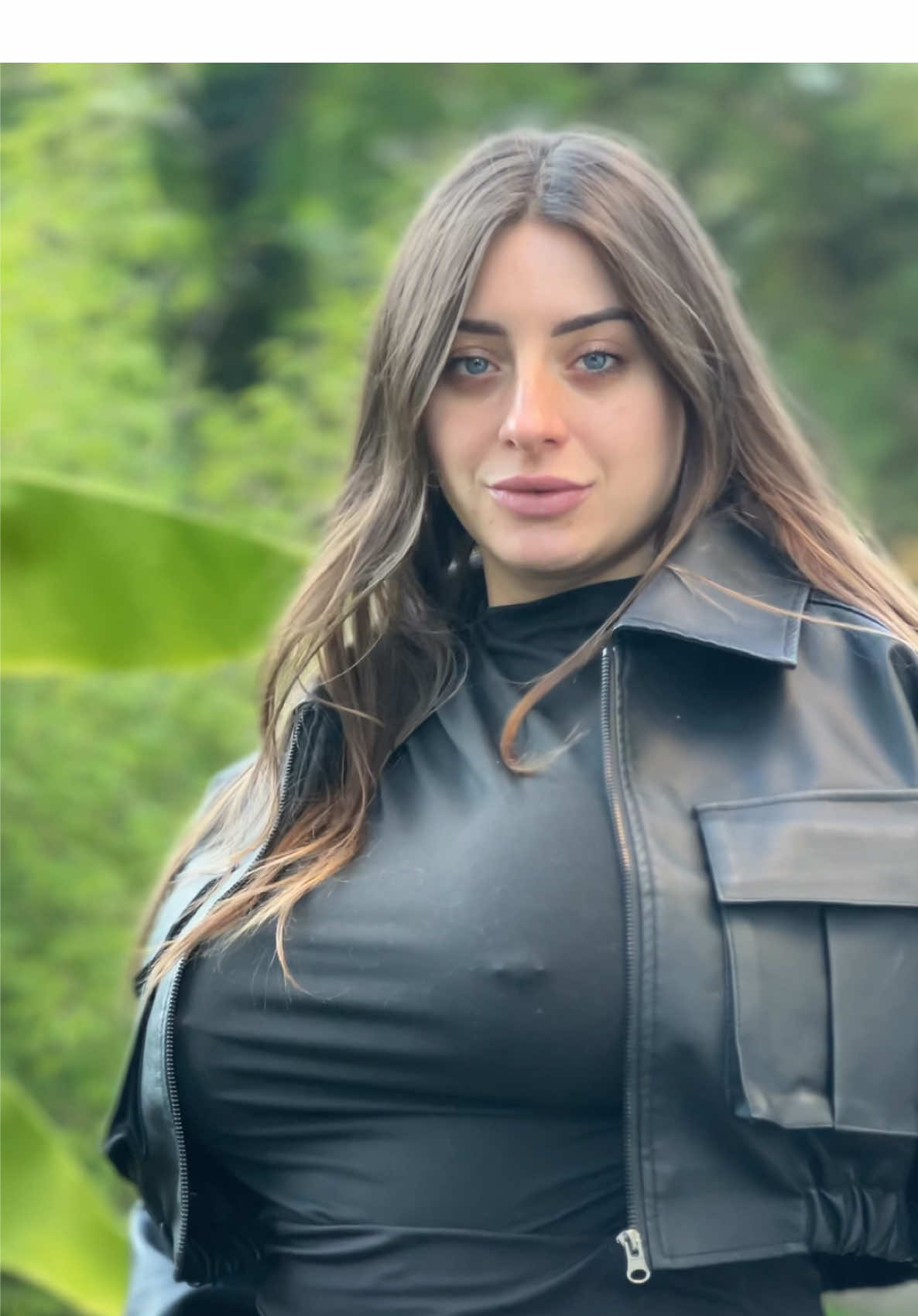 Short walk in the banana trees 🍌 #bamboo #bananatree #girl #OOTD #blackwidow 